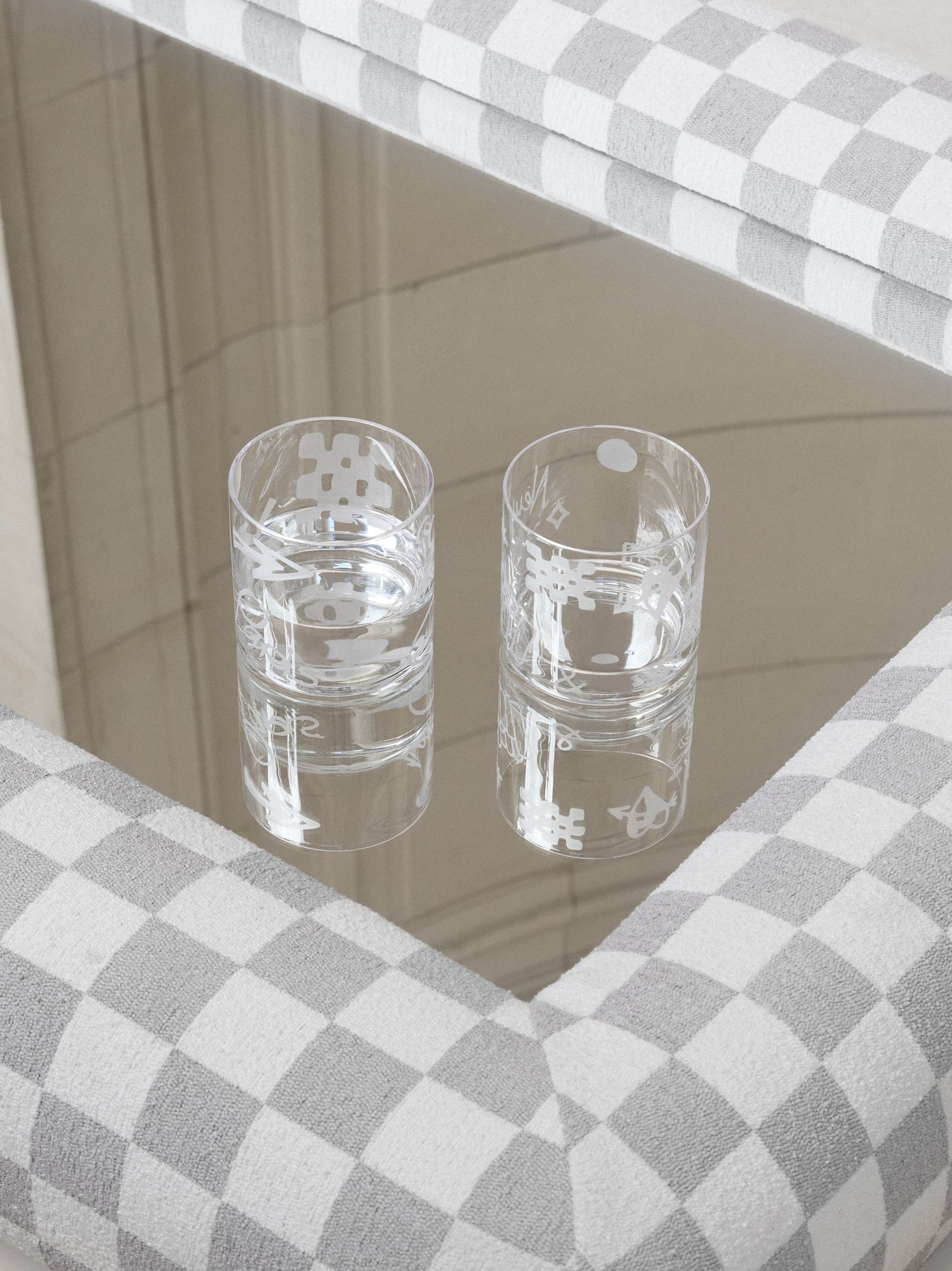 19 Crosby Studios_632076173648_Indented_GLASSES